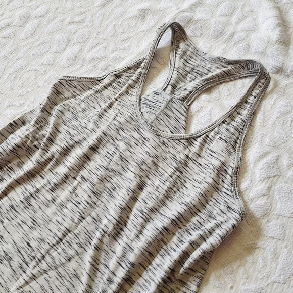 Lululemon Essential Tank Top Grey 6 Small S - Picture 9 of 15